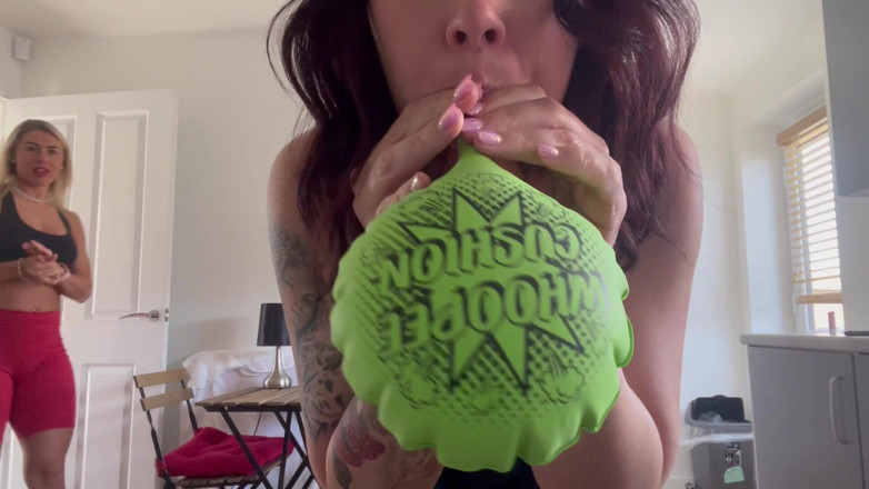 CALLIE ROKS: Lo scherzo cuscino Whoopee
