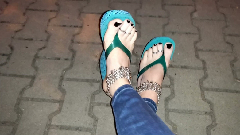 Heelex: Iubitor de picioare în platforma sexy flip flops