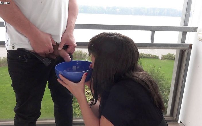 Piss Drinking Wife: Оргія з трьома хлопцями на балконі
