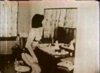 Alfacontent: Vintage vagabundas compartilhando pau em ação gangbang reversa