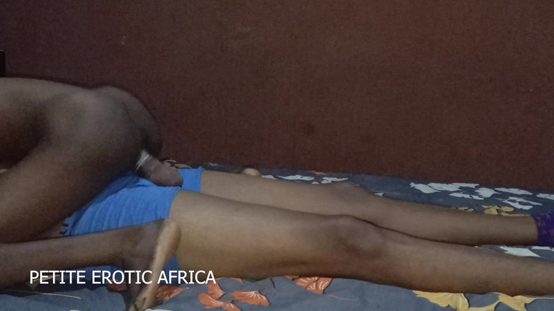 Petite Erotic Africa: Đụ thiếu niên châu Phi Amira trong những cách vụng...