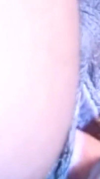 Trei lesbiene mature se devorează reciproc cu jucării