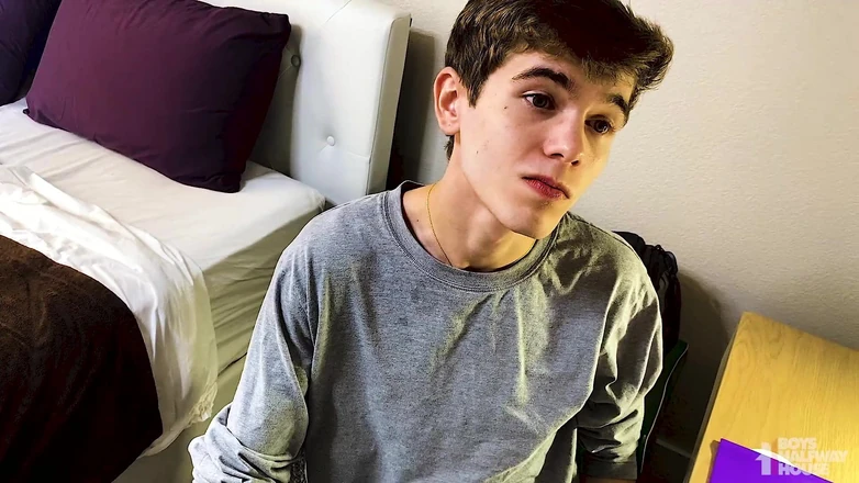 Boys half-way house: Levi Rhodes babasının sikini şampiyon gibi alıyor