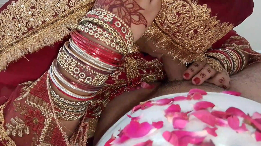 Suhagrat - First Wedding Night Sex - New Indian Hot Couple (Queen beauty QB)