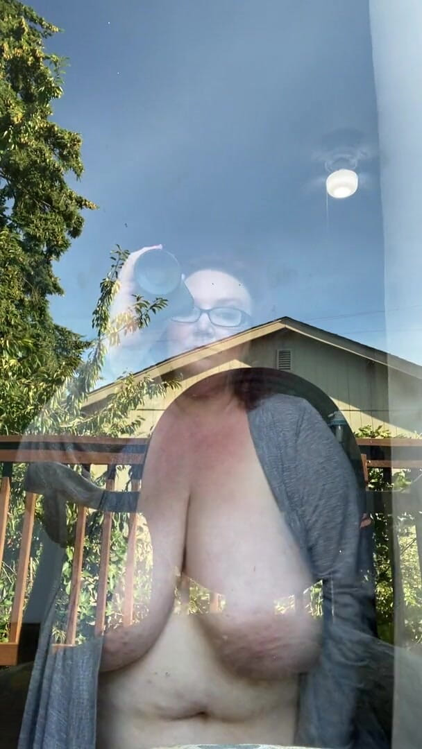 Rose Westt Studios: Bbw mostra le sue abilità di pompino con un dildo...