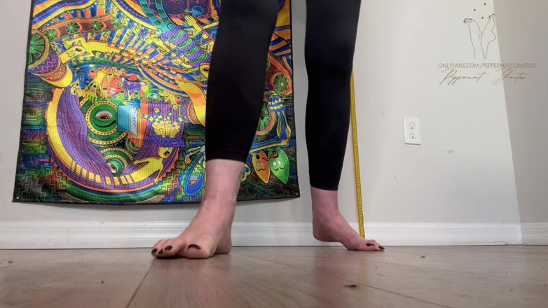 Peppermint Giantess: Şişme adam 16 feet büyüklüğünde domine ediliyor ve patlıyor
