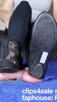 Amatoriale scopata con e ballbusting in ballerina e calze di nylon