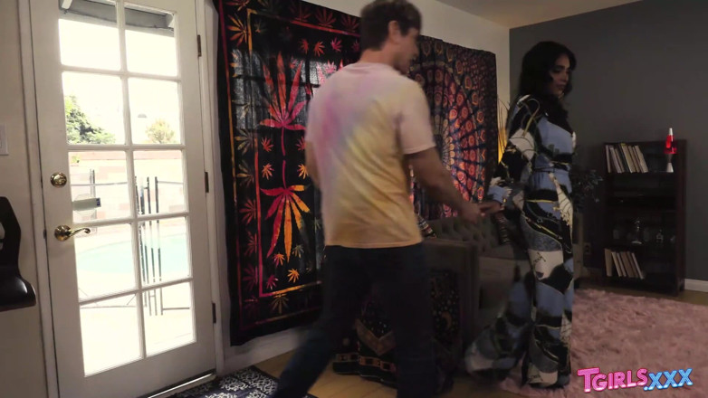 Tgirls xxx: 그녀의 엉덩이를 존나게 따먹히는 Jane Marie!