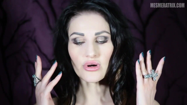 Lady Mesmeratrix Official: Be my slave and worship my feet...