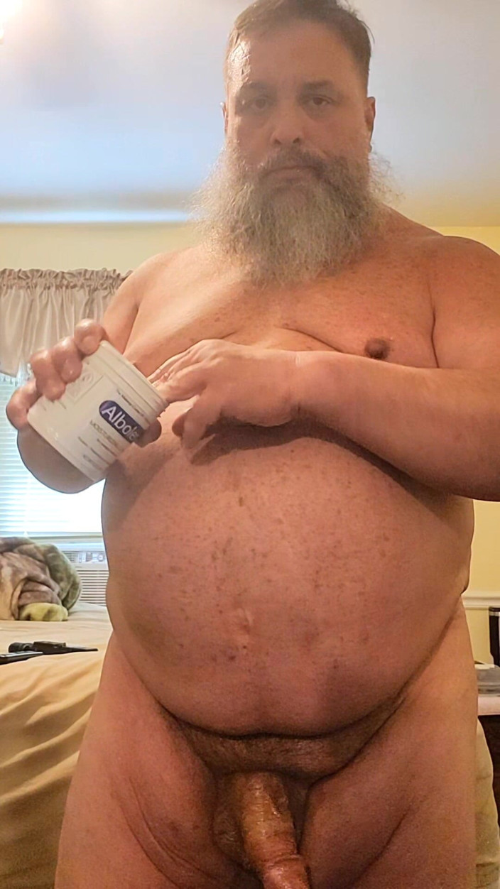 GeneWadexxx: 継父ベアが言葉を発し、射精する