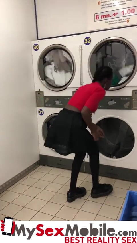 MySexMobile: Ebony girl picked up in launderette for intense sex