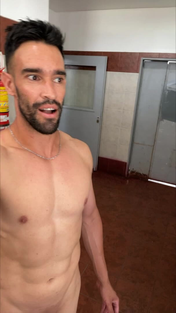 Paul Williams: Nackt durch die Umkleideräume des Fitnessstudios laufen