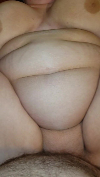 MrsPerfect69: Titten hüpfen und vollgespritzt!