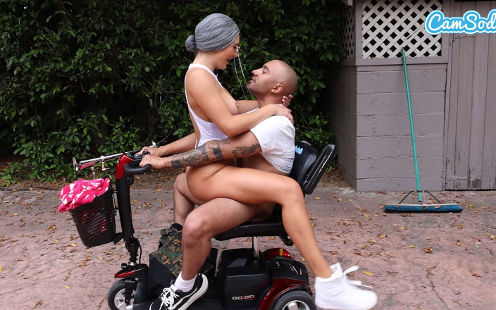 CamSoda: Montare miLF prende un martellamento in pubblico da un bbc...