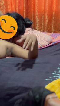 Saya mengongkek dan bermain MILF dengan buah dada besar menyusu