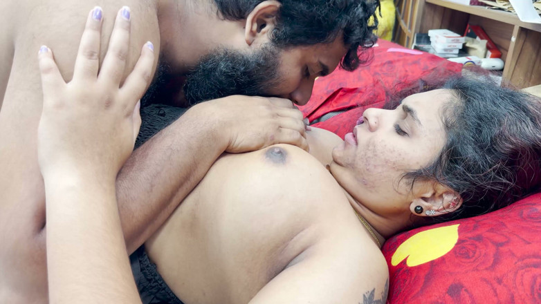 Vaigavarun45: Fată malayali non stop țâțe suge de băiatul Mallu