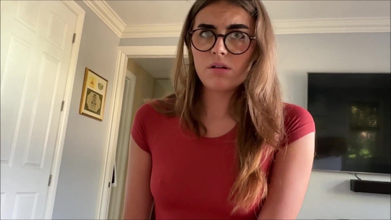 Alex Adams: น้องสาวเลี้ยงตัวเล็กพิสูจน์ว่าเธอไม่ใช่เด็กเนิร์ด - Selina Bentz - Family Therapy