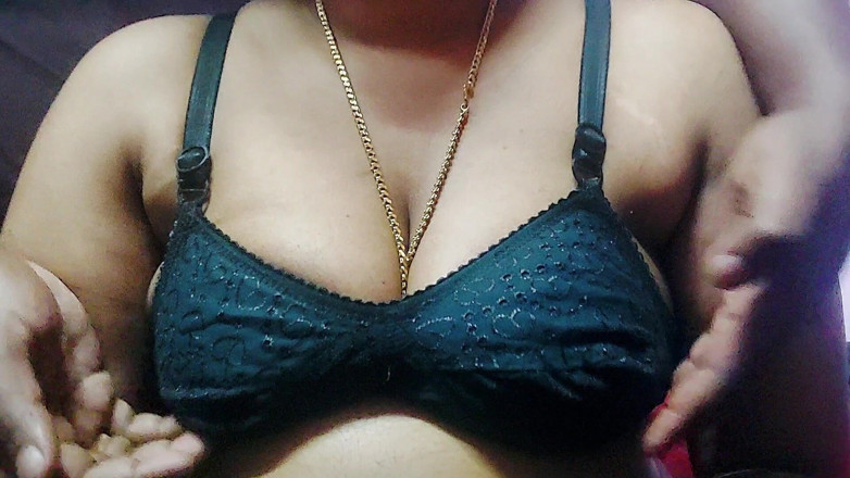 Desi Mohini: 热辣哥和继兄一个人