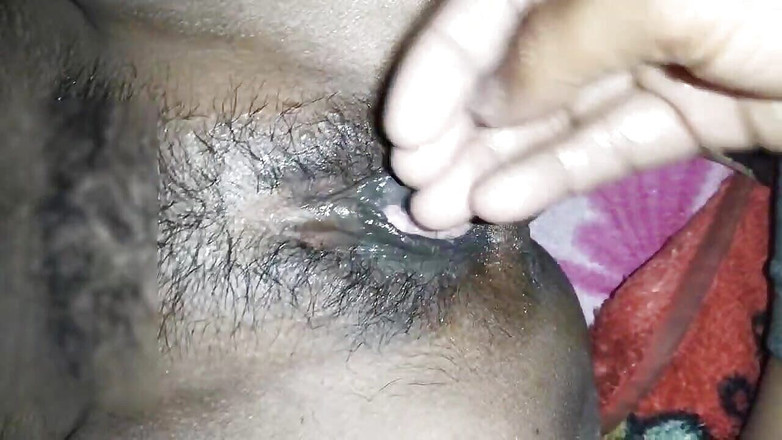 Shyam bharosh: Indiana buceta com punho duro na buceta dentro da mão