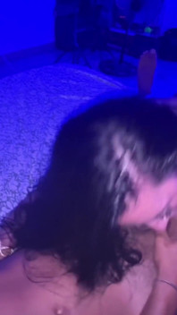 Verrassing gangbang voor onze vriend na een avond in het restaurant