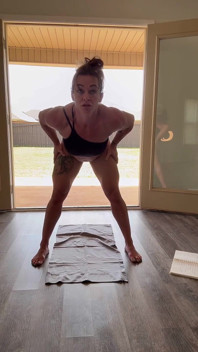 Stretcha med Simone Steele
