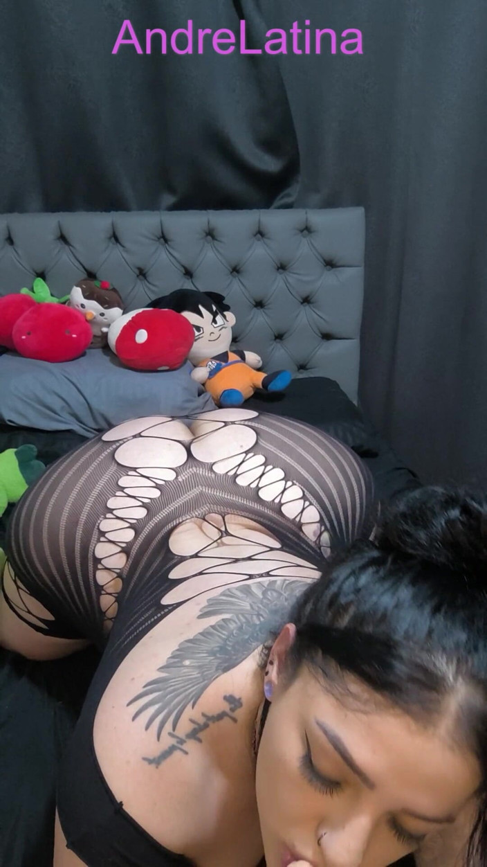 Gatita latina: Madura Caliente Envía Video a Su Amante