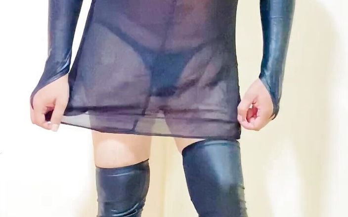 Bambi_18: Sissy crossdresser bambi jugando con plug anal y vibrador