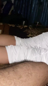 Me masturbo secretamente mirando el gran culo de la cuñada en video casero indio