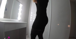 Alisa Lovely: Pacar bejat dengan stoking ketat datang ke rumah untuk bersenang-senang...