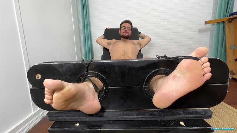 Ticklish Chubs: 좋은 간지럼을 얻는 Cdubs!