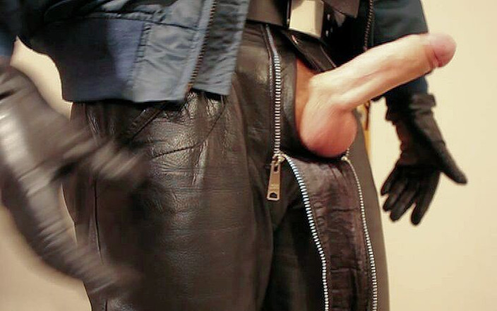 GERMANE_XL: Leather Cop