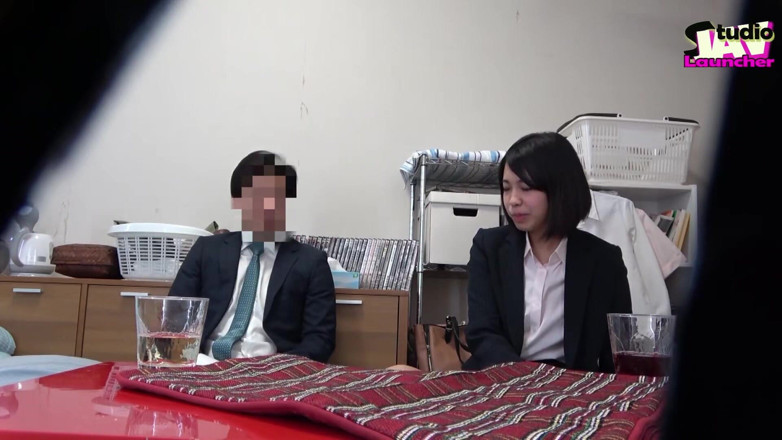 Studio JAV Launcher: 寮のカメラショック。スタッフの住居設定がアダルトビデオ会社の内部からの予期せぬ映像を捕捉する。- エピソード1