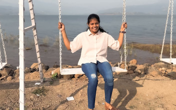 Sexy Komal: Komal a plecat în vacanță cu soțul ei și a mers în camera...