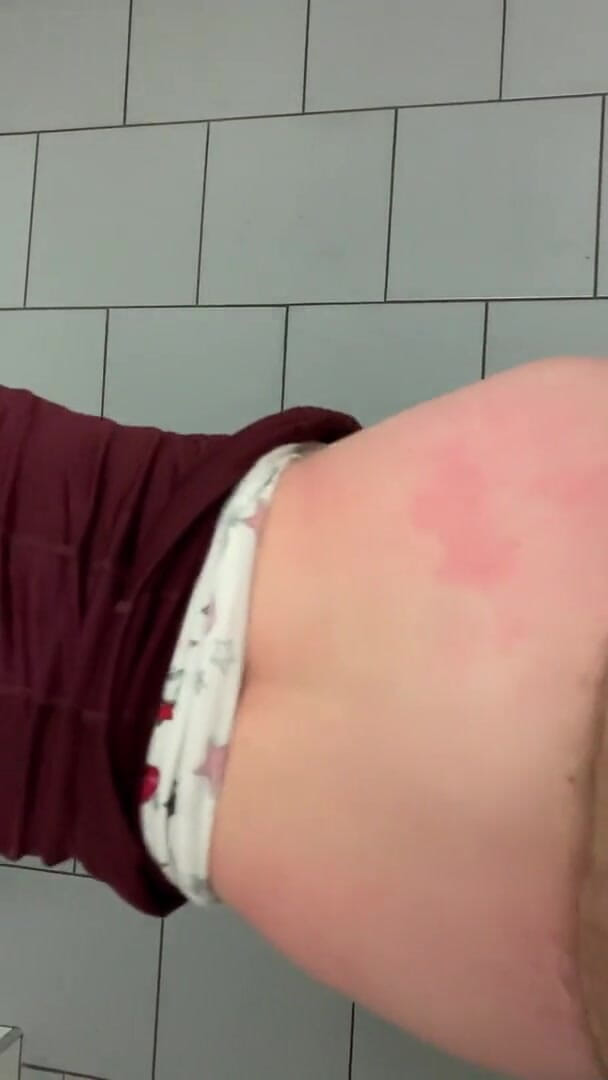 SugarNadya: Spontaneous sex at the airport of the depilation master.