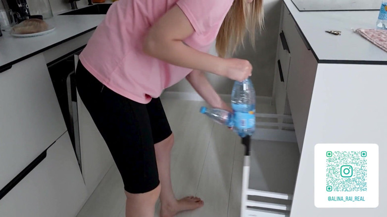 Alina Rai: Het styvmamma får styvsonens kuk i sin snäva fitta av...