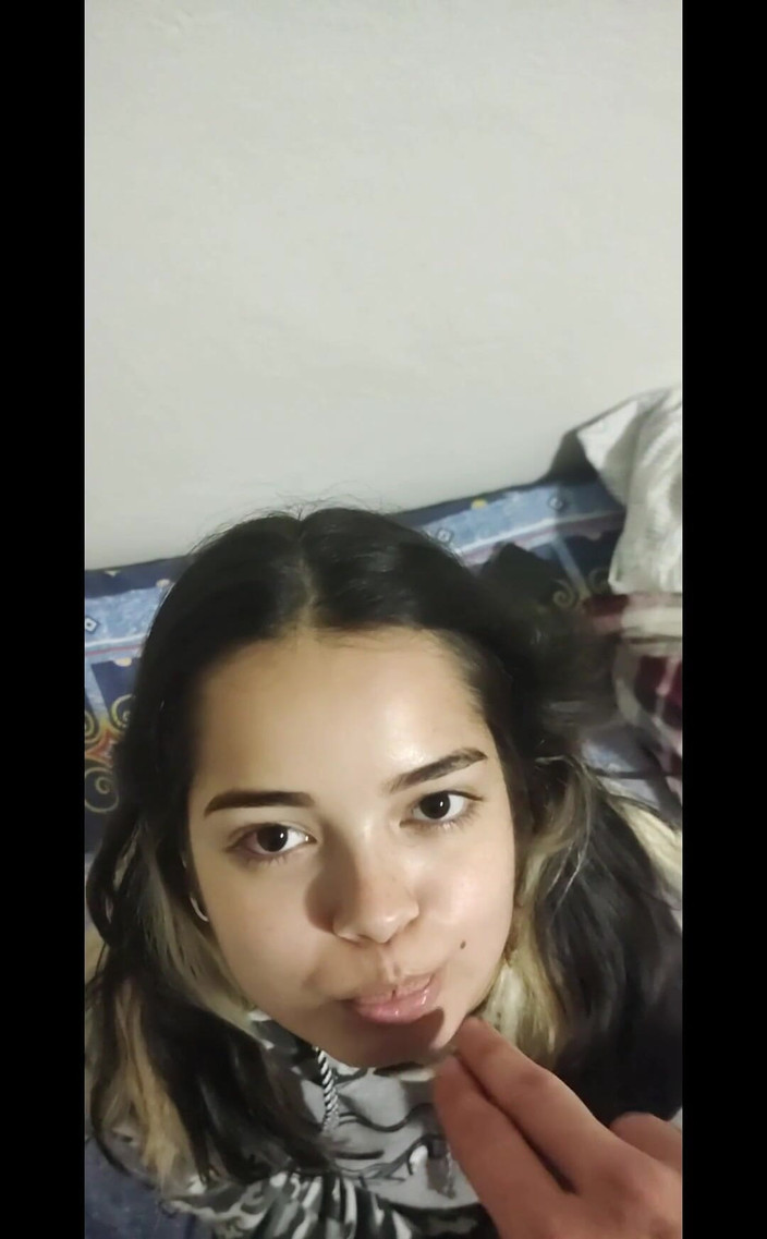 Debora Mendes: Kız arkadaş ağzında yarakla oynuyor