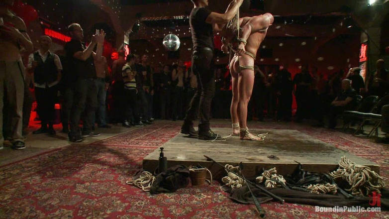 Bound in public: Sesión en vivo: obligado en fiesta de lanzamiento público