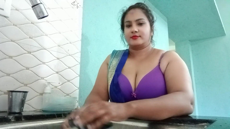 Indian Disha: Dhaka gave utensils to desi bhabhi in the kitchen and...