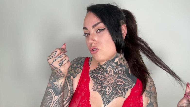 Miss Valentina: Taquiné jusqu’à la ruine