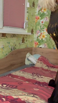 Une nonne vierge MILF séduit son beau-fils pour obtenir sa virginité