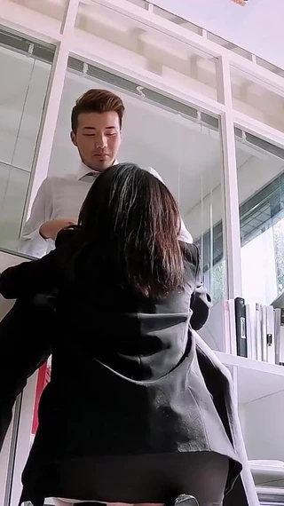 Model TV: Model TV - Horny Office