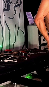 Cuckold mencambuk blowjob makan air mani
