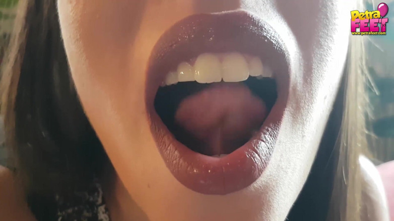 Smokin Fetish: Her beauty face on cam