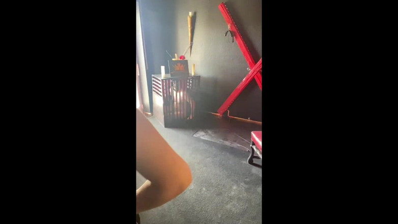 Queen_of_BDSM: Kölemi oral seks fahişesi olması için eğitiyorum!