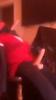 Travestito scopato con un dildo bambola culo caldo bel cazzo anale
