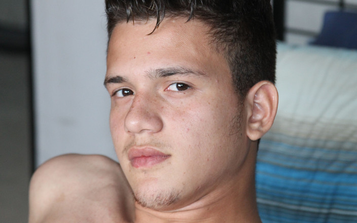 Latino boys porn: Bílý kluk s velkým čůrákem s chlupatým zadkem