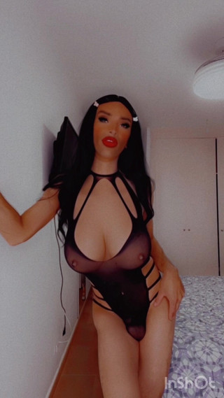 Sissy Slut Brianna: Videon gözlerinde kelebekler ve bana bakıyor!