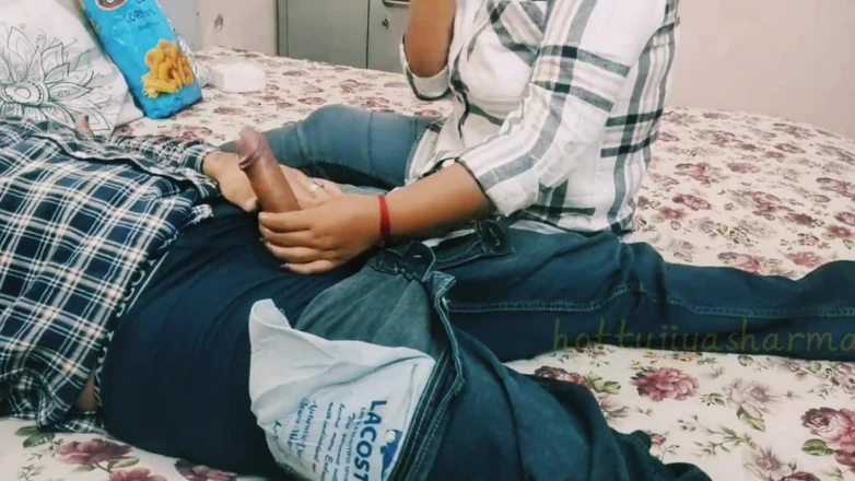 Desi Club House: Хардкорный секс на улице с дези Lady Servent, когда она была одна дома на улице