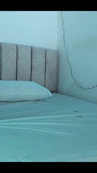 Lingând pizda până când ejaculează pe limba mea