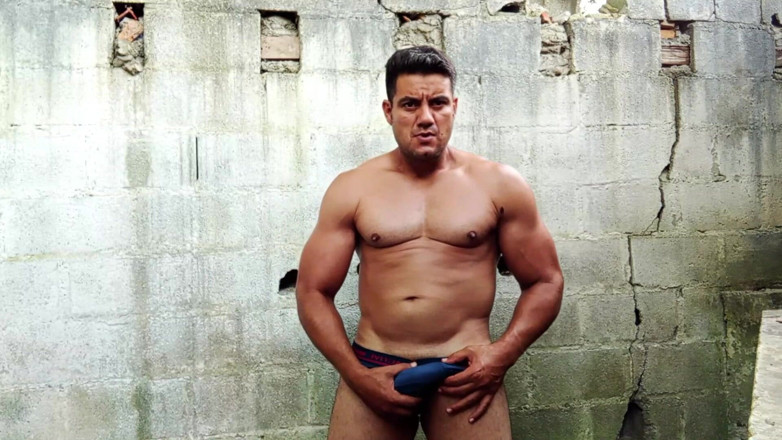 YuriGaucho: यूरी गौचो, मस्कुलर मैन, कमिंग